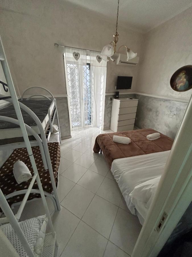 Appartamento Da Concettina House Napoli Esterno foto