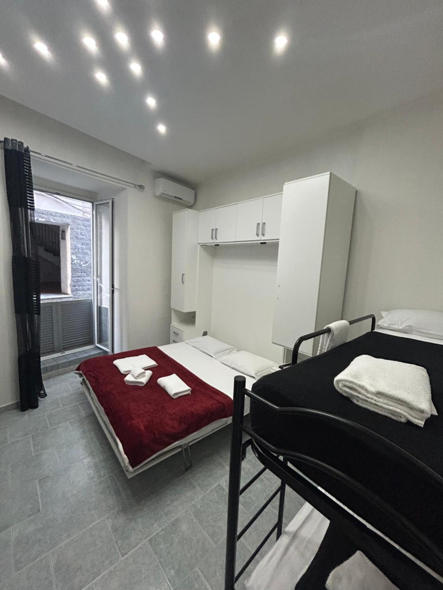 Appartamento Da Concettina House Napoli Esterno foto